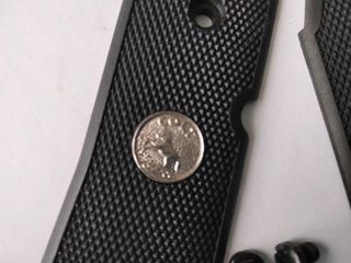 Cachas Colt Mustang Largas Negras