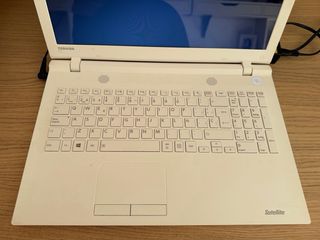 Ordenador portátil Toshiba blanco
