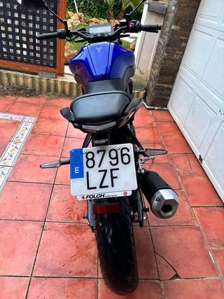 Yamaha MT-125 2022 - escape Mivv incluido