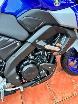Yamaha MT-125 2022 - escape Mivv incluido