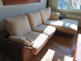 Sofá chaiselongue 3 plazas beige y marrón