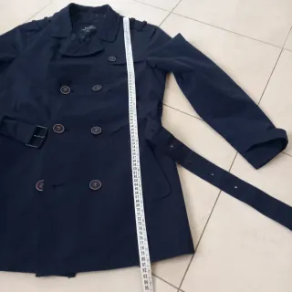 Trench uomo Bershka blu con cintura