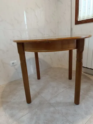 Mesa de madera ampliable + juego de 4 sillas