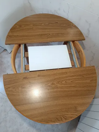Mesa de madera ampliable + juego de 4 sillas