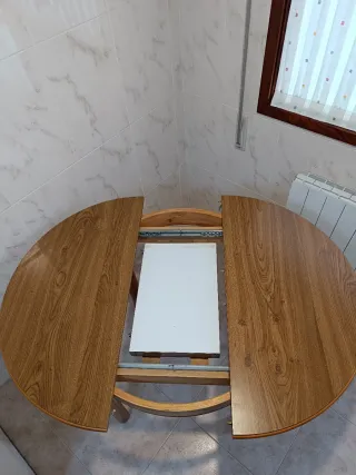 Mesa de madera ampliable + juego de 4 sillas