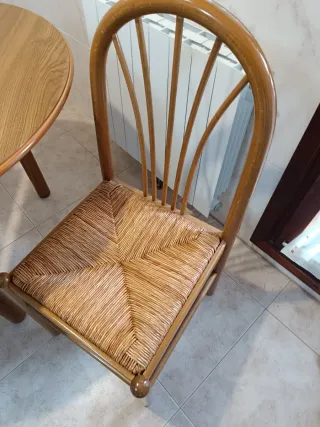 Mesa de madera ampliable + juego de 4 sillas