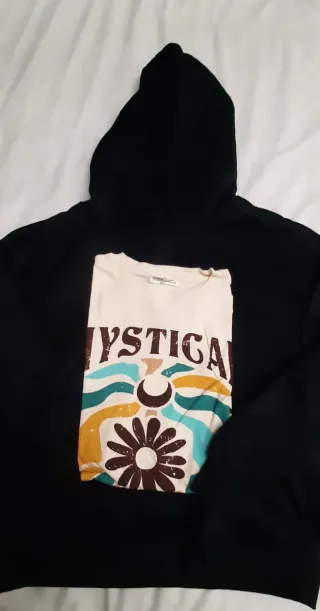 Lote Ropa Variada: Camisetas y Sudadera