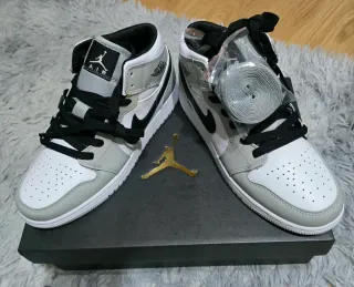 Nike Air Jordan 1 Mid Gris Blanco