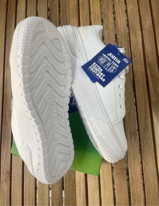 Botín Joma Blanco con plantilla memory foam.