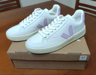 Zapatillas Veja Nº 38 SIN ESTRENAR.