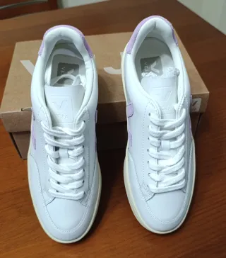 Zapatillas Veja Nº 38 SIN ESTRENAR.