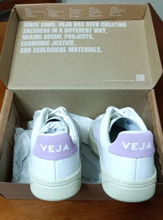 Zapatillas Veja Nº 38 SIN ESTRENAR.