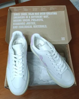 Zapatillas Veja Nº 38 SIN ESTRENAR.