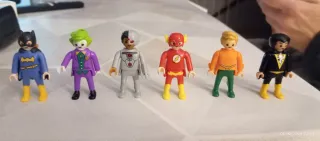 Figuras Playmobil HUEVOS KINDER DC Comics