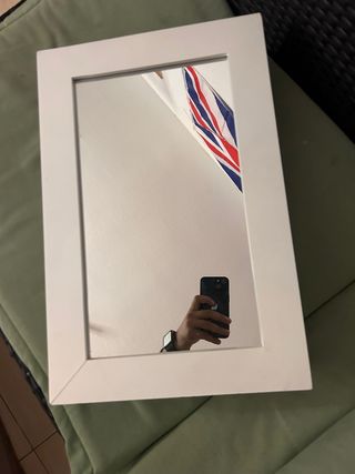 Espejo de pared blanco