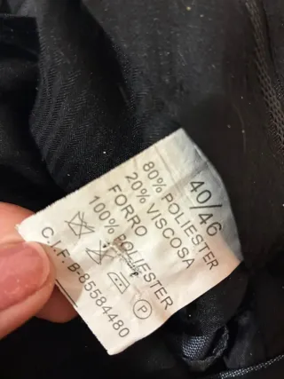 Traje gris talla L, vendo chaqueta y pantalón.