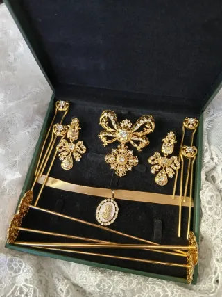 Aderezo de fallera oro a estrenar