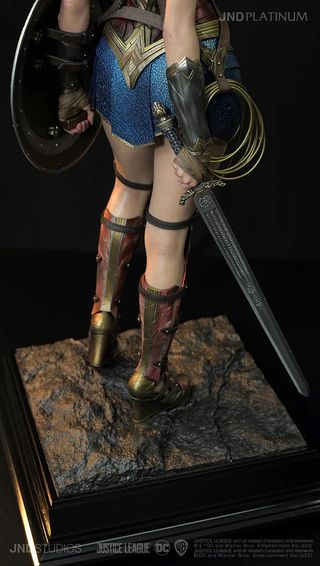 Figura Wonder Woman JND Platinum 68cm