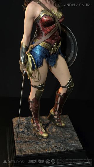 Figura Wonder Woman JND Platinum 68cm