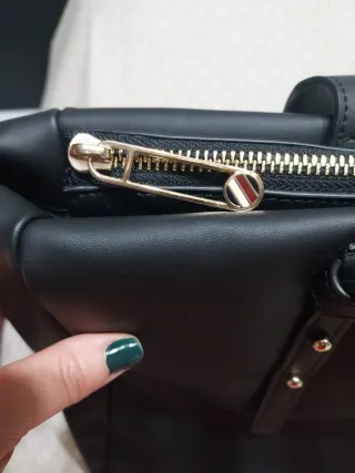 Bolso Negro Tommy Hilfiger