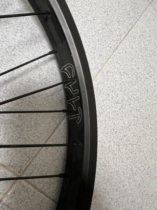Rueda cult BMX 20 pulgadas
