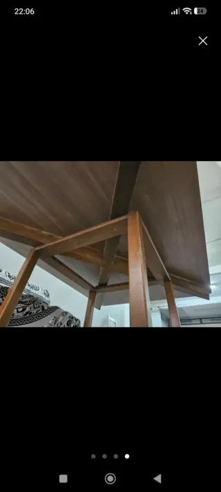 Mesa de comedor de madera