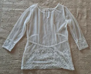 Blusa encaje Pull&Bear blanca