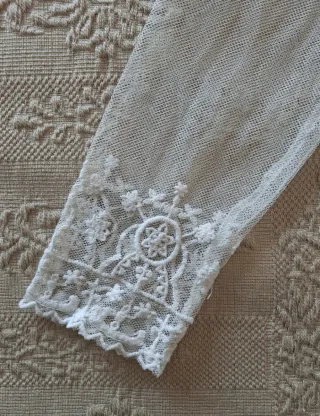 Blusa encaje Pull&Bear blanca