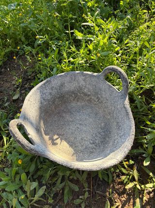 Cesta de jardinería o obra con asas