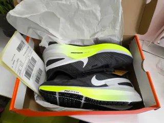 Zapatillas Nike Structure Negras y Amarillas talla