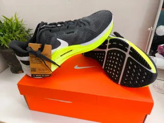 Zapatillas Nike Structure Negras y Amarillas talla