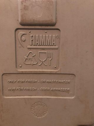 Depósito Fiamma Aguas Grises