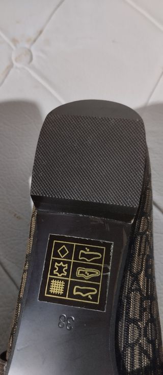 Zapatos Adolfo Domínguez