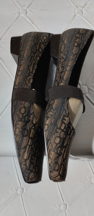 Zapatos Adolfo Domínguez