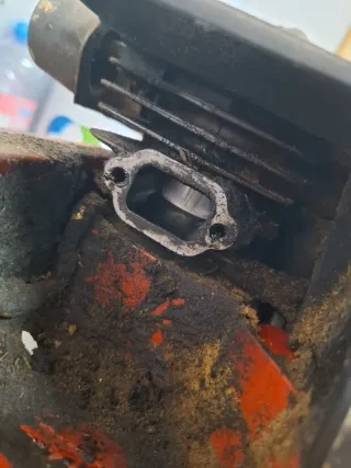 Motosierra Jonsered para piezas o reparar