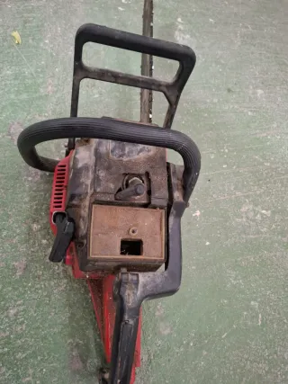 Motosierra Jonsered para piezas o reparar