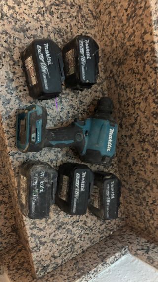 Makita sopladora y Baterías 18V