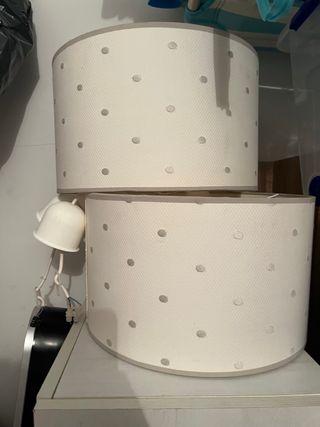 Lámparas de tela con puntos grises