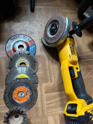 Radial DeWalt a Batería