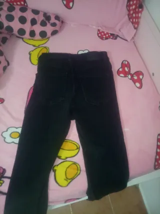 Vaqueros pitillo negros rotos