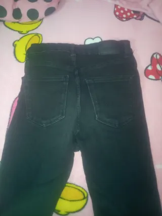 Vaqueros pitillo negros rotos