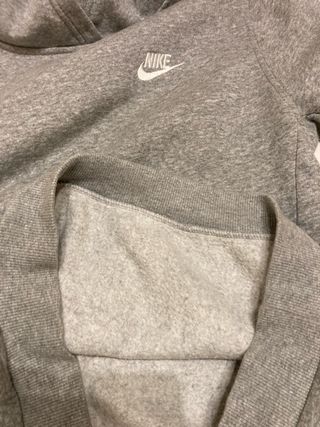 Sudadera Nike con capucha gris para niño