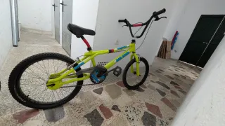 Bici BMX color verde
