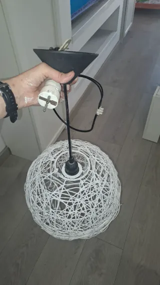 Lámpara colgante mimbre blanca