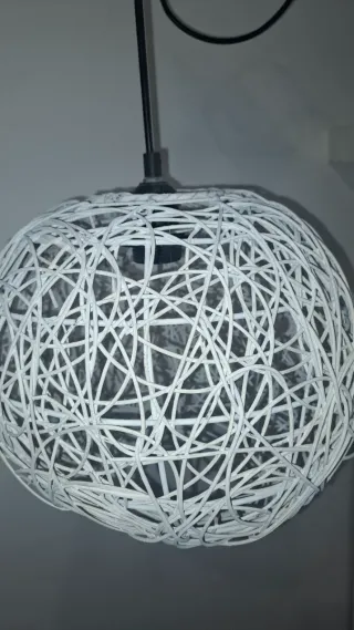 Lámpara colgante mimbre blanca