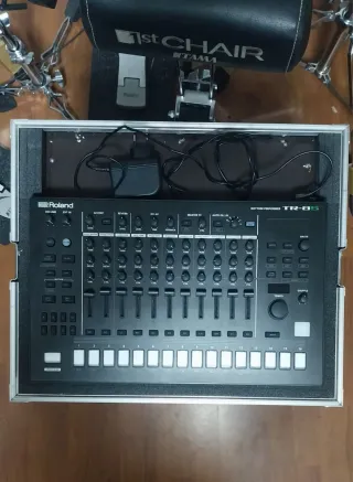 Roland TR-8S Drum Machine.en exelente estado,