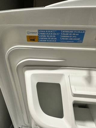 Lavadora Carga Superior Indesit BTW L60400 SP