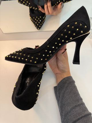 Zapatos Alma en Pena Negros Tachuelas Doradas