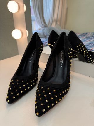 Zapatos Alma en Pena Negros Tachuelas Doradas