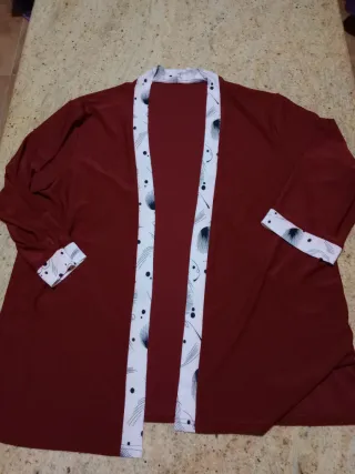 Chaqueta mujer granate con estampado